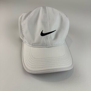 Nike Featherlight Dri-Fit Lightweight White Black Swoosh Vent Cap